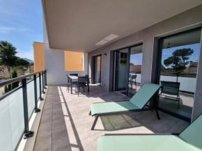 Appartement neuf climatisé, loggia spacieuse, à 200m de la mer avec parking privé - FR-1-388-206